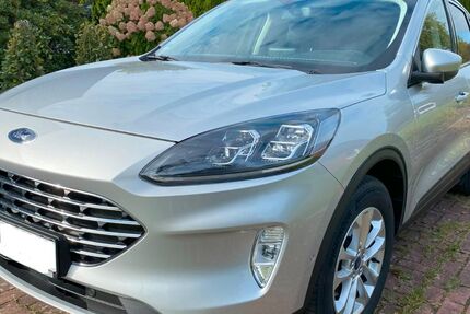 Ford Kuga 70.000 km 23.900 € Bassum 27211