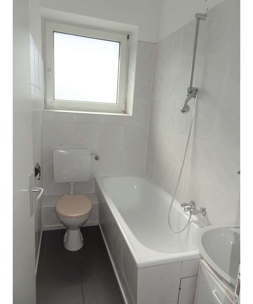 Wohnung zum Mieten in Wuppertal 256,35 € 42.02 m²