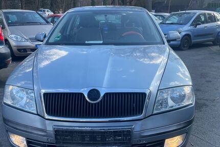 Skoda Octavia 172.000 km 1.990 &euro; Marktrodach 96364