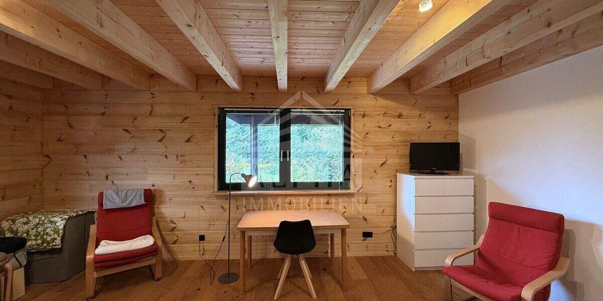 *VERKAUFT* Modernes Blockhaus-Idyllisch gelegene Doppelhaushälfte mit Büroräumen & Traumgarten 6 zimmer