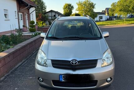 Toyota Corolla Verso 147.000 km 3.900 € Schmelz 66839