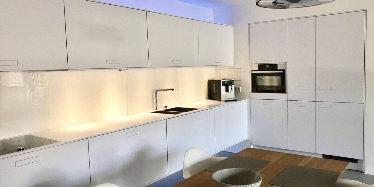 Etagenwohnung Stuttgart Mitte - 3 Zimmer, 105 m&sup2;, 2.200&euro; | Angebot:26840391