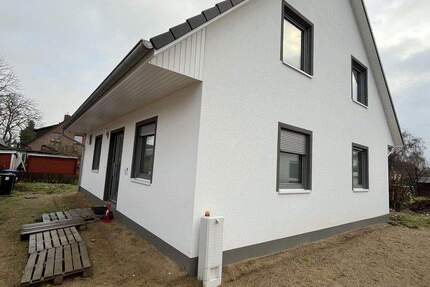 Neubau EFH, möbliert, 3 Schlafzimmer, exklusiv, Garten, Doppelgarage 6 zimmer