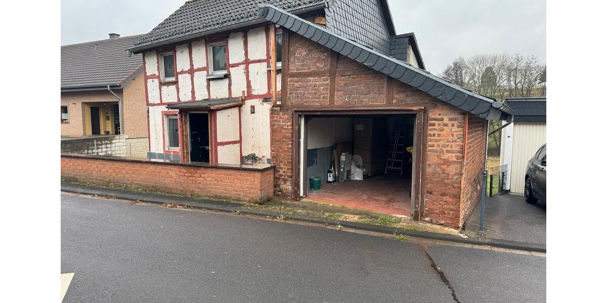 Einfamilienhaus Kall - 6 Zimmer, 100 m&sup2;, 70.000&euro; | Angebot:27121368