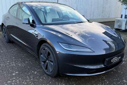 Tesla Model 3 56.589 km 35.950 &euro; Kaarst 41564