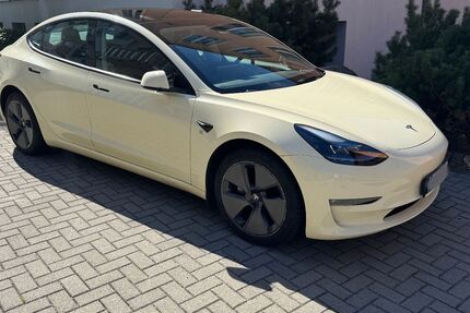 Tesla Model 3 34.500 km 37.990 &euro; Dresden 01159