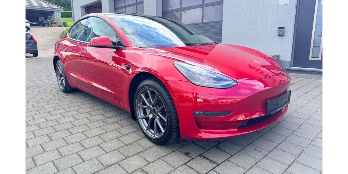 Tesla Model 3 114.300 km 27.950 &euro; Tünsdorf 66693