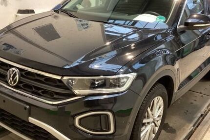 VW T-Roc 13.469 km 23.888 &euro; Hamburg 22303