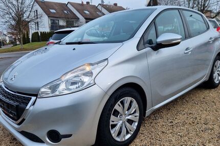 Peugeot 208 125.471 km 4.999 &euro; Bad Waldsee 88339