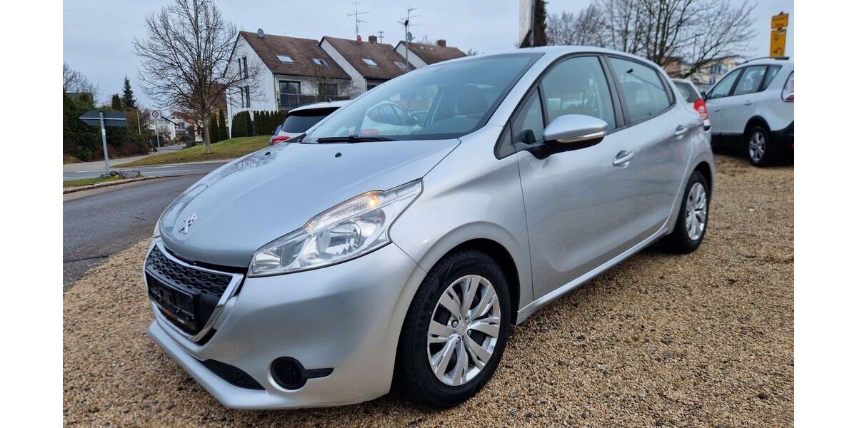Peugeot 208 125.471 km 4.999 &euro; Bad Waldsee 88339