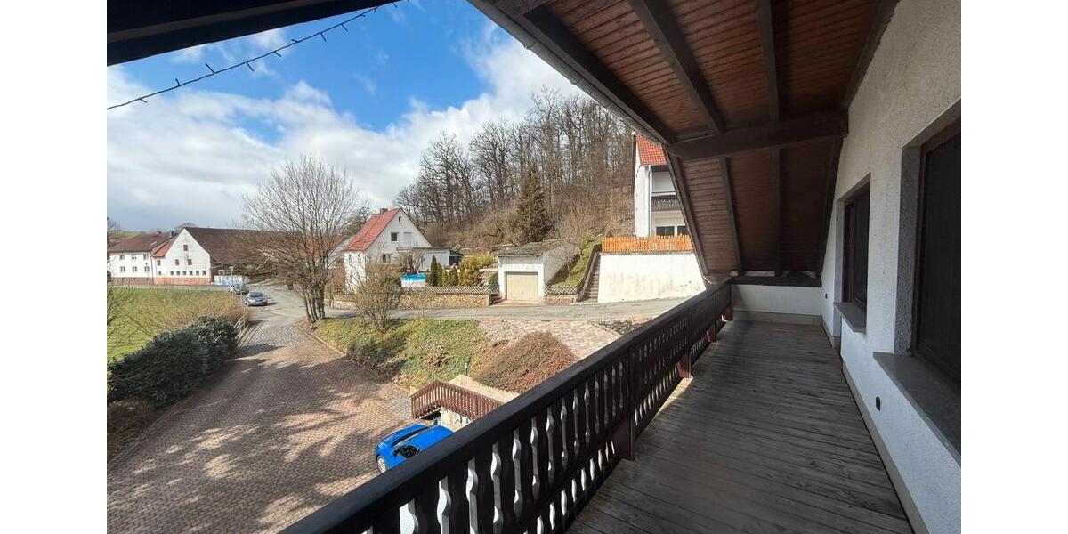 Dachgeschoßwohnung Frankenberg (Eder) - 3 Zimmer, 115 m&sup2;, 179.000&euro; | Angebot:26455293