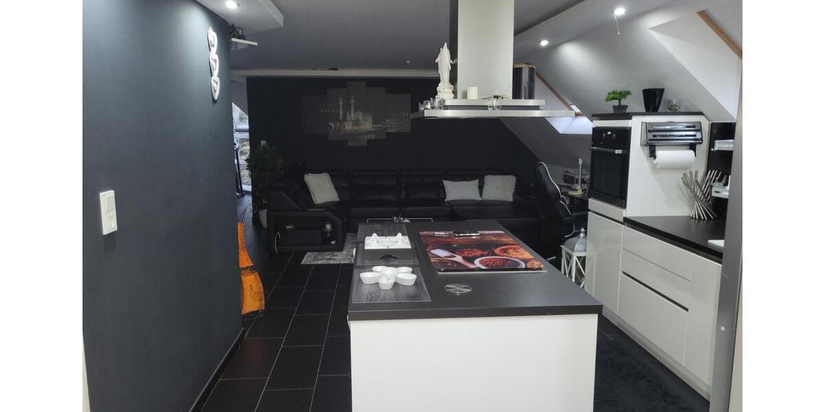 Dachgeschoßwohnung Delmenhorst - 3 Zimmer, 110 m&sup2;, 1.000&euro; | Angebot:25944699