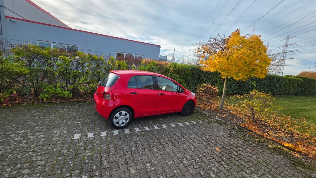 Toyota Yaris 136.000 km 2.900 &euro; Hürth 50354