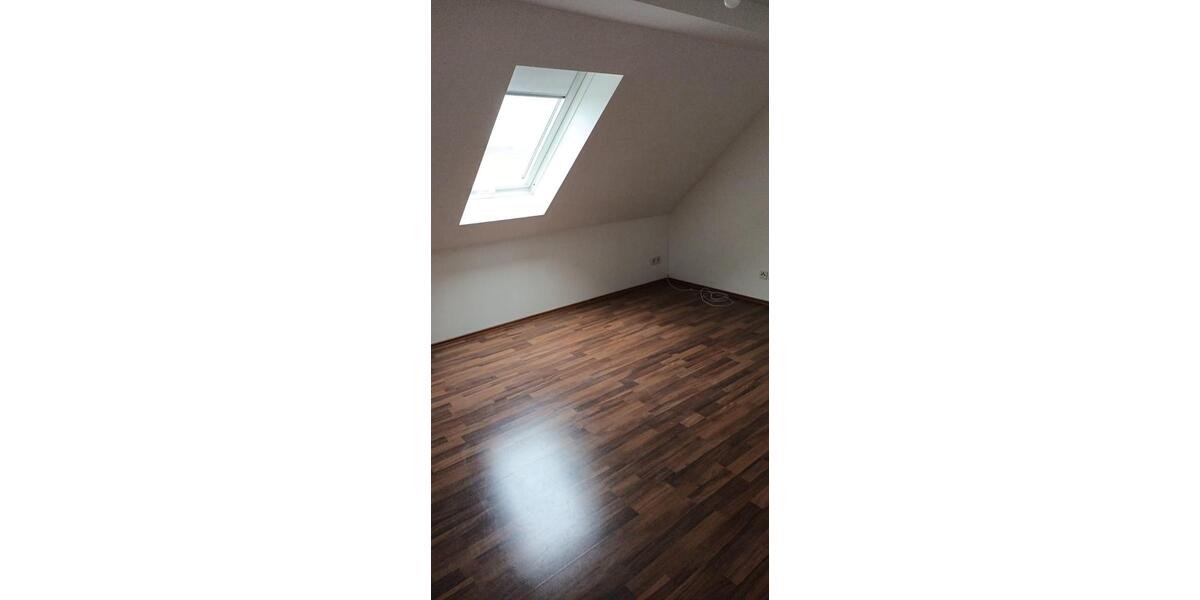 Dachgeschoßwohnung Wandlitz - 3 Zimmer, 100 m&sup2;, 690&euro; | Angebot:24919598
