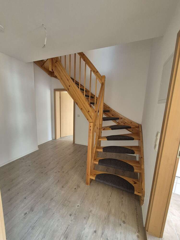 Wohnung zum Mieten in Hohndorf 540 € 96 m²
