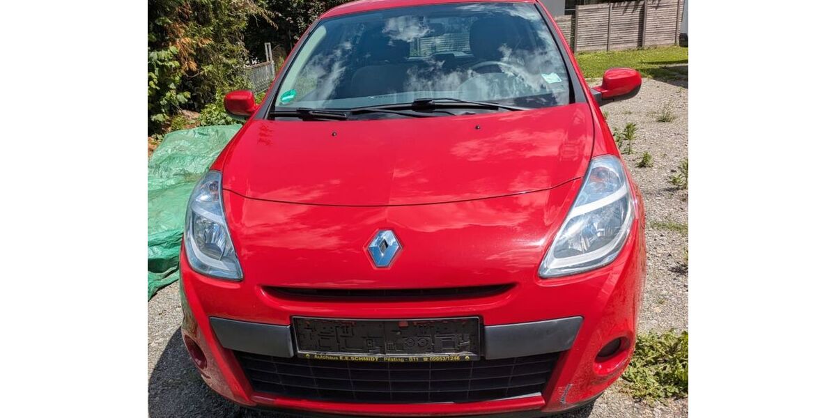 Renault Clio 73.000 km 3.200 &euro; Landau 94405