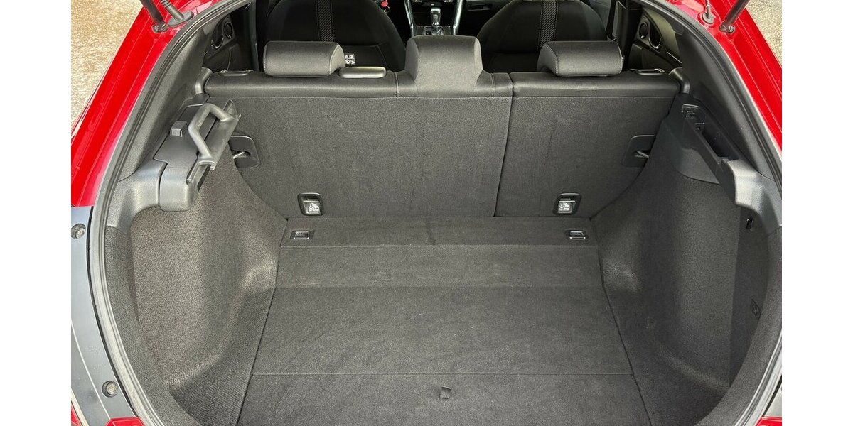 Honda Civic 5-trg.1.0 Elegance KAMERA/NAVI/DAB/AHK/SHZ 128.718 km 13.900 &euro; Villingen-Schwenningen 78054