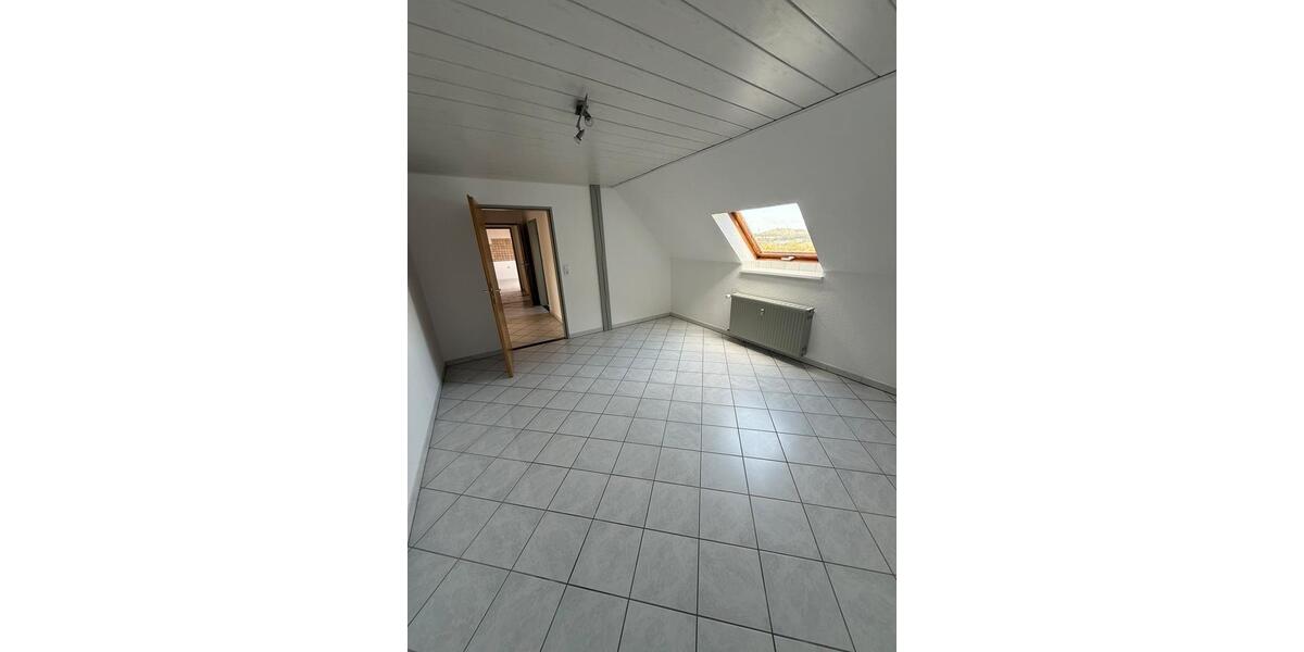 Dachgeschoßwohnung Neunkirchen Kohlhof - 3 Zimmer, 80 m&sup2;, 650&euro; | Angebot:26408969