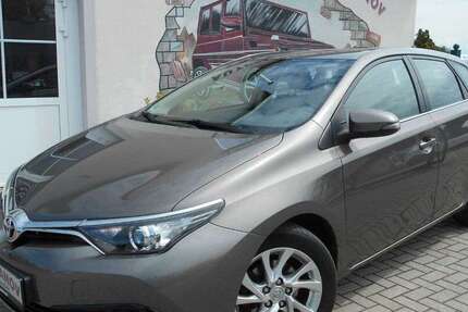 Toyota Auris 104.147 km 12.790 &euro; Markranstädt OT Quesitz 04420