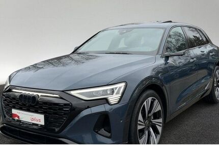 Audi Q8 e-tron 23.677 km 53.890 &euro; Hamburg 22419