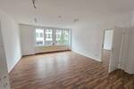 m3444 Frisch renovierte 3-4-Zimmer-Wohnung mit Einbauküche und barrierefreien Zugang im Herzen der Stadt für Mieter ab 50