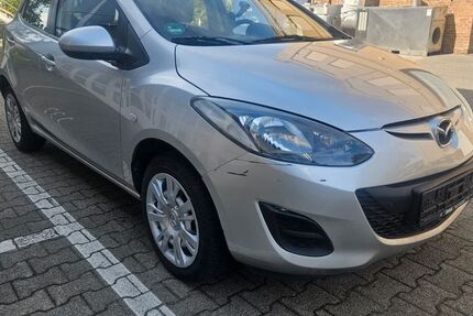 Mazda 2 124.000 km 5.300 &euro; Berlin 13409