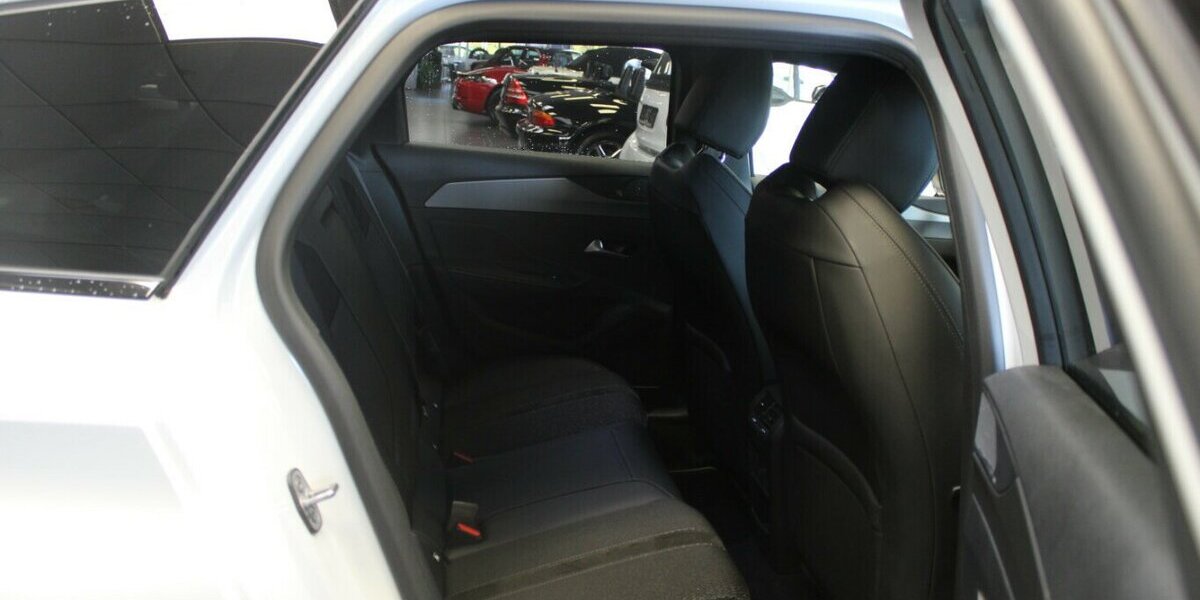 Peugeot 308 SW BlueHDi 130 EAT8 GT 25.665 km 22.980 &euro; Euskirchen 53881