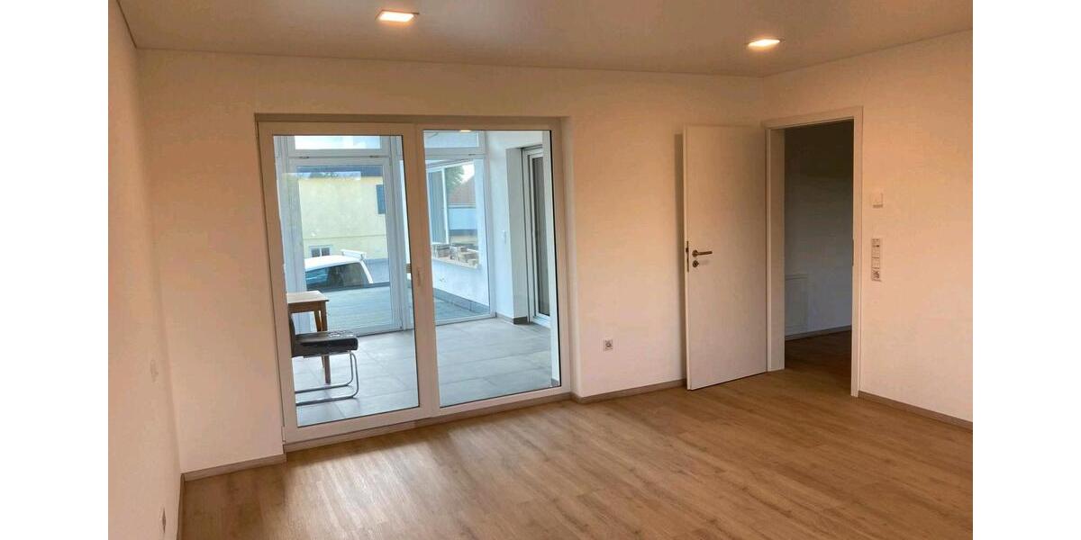 Erdgeschoßwohnung Sulzfeld - 4 Zimmer, 132 m&sup2;, 1.015&euro; | Angebot:26288314