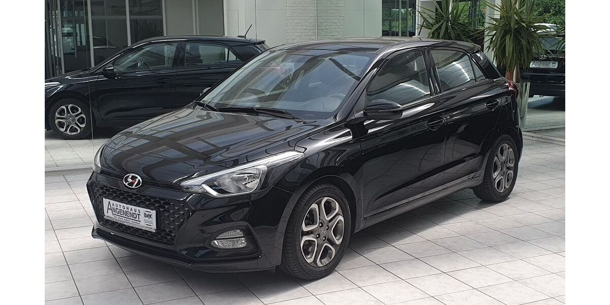 Hyundai i20 25.400 km 14.590 &euro; Geldern 47608