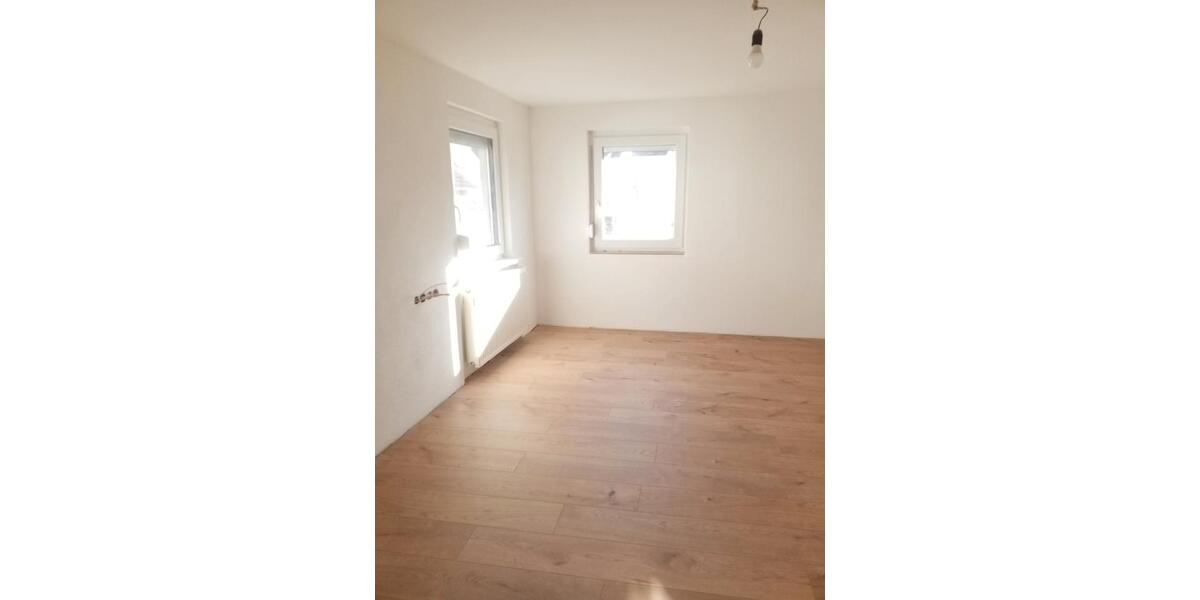 Etagenwohnung Mengen - 4 Zimmer, 118 m&sup2;, 1.100&euro; | Angebot:26398218