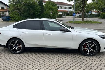 BMW i5 12.500 km 59.899 &euro; Hohenlinden 85664