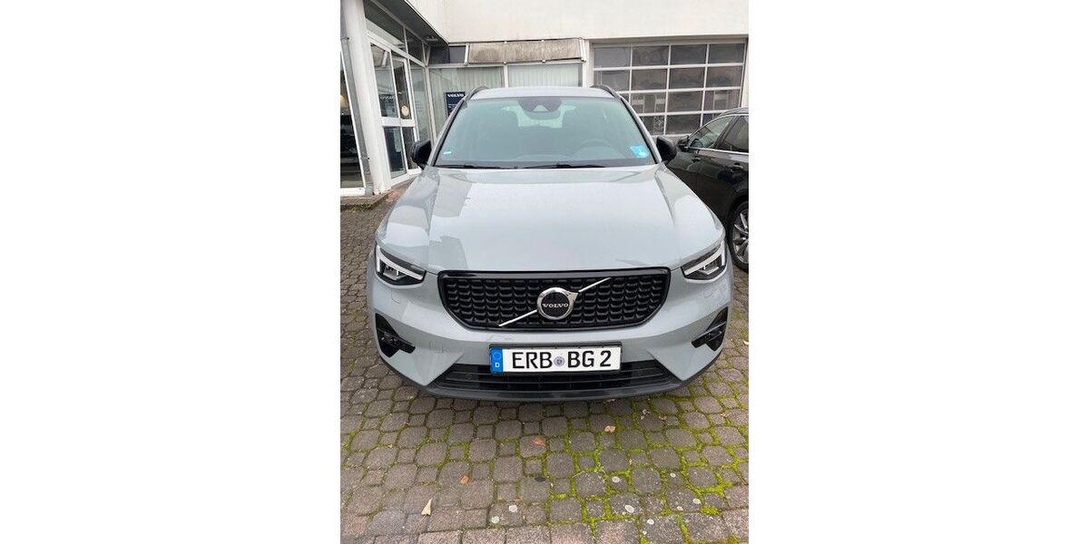 Volvo XC40 16.800 km 30.600 &euro; Hoechst im Odenwald 64739