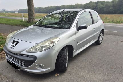 Peugeot 206 130.310 km 2.599 € Köln 50765