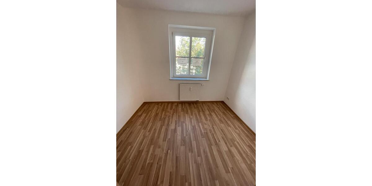Etagenwohnung Leuna - 2.5 Zimmer, 63 m&sup2;, 581&euro; | Angebot:25988887