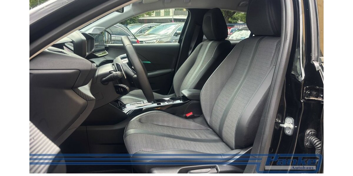 Peugeot 208 Allure Pack EAT8*NAV*LED*Carplay*RFK*SHZ* 7.003 km 16.990 &euro; Berlin 13187