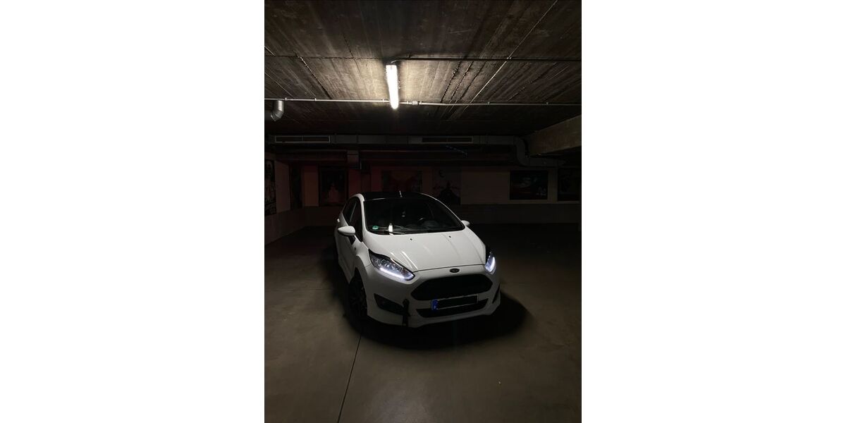 Ford Fiesta 107.000 km 8.000 &euro; Warburg 34414