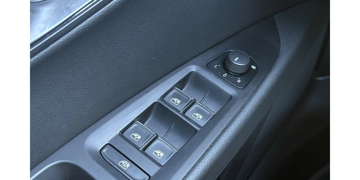 Seat Leon 1.8 ST FR NAVIGATION/SITZHEIZUNG/KLIMAx2 139.535 km 9.900 &euro; Villingen-Schwenningen 78054
