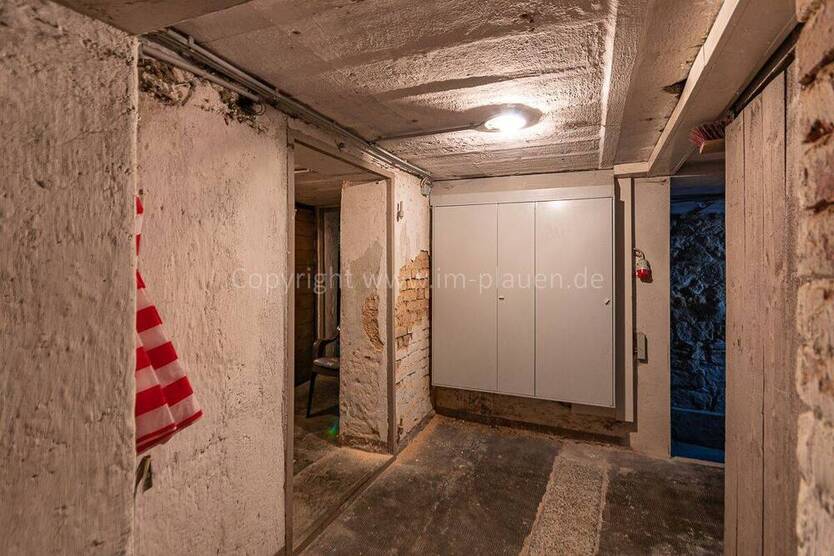 teil vermietetes Mehrfamilienhaus zum Kauf in Rodewisch nahe Auerbach und Plauen - 6 Wohneinheiten