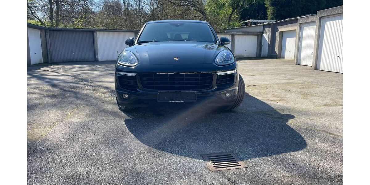 Porsche Cayenne 148.000 km 33.999 &euro; Essen 45309