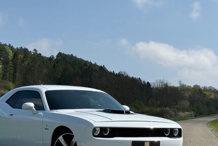 Dodge Challenger 129.000 km 22.499 &euro; Lauda-Königshofen 97922