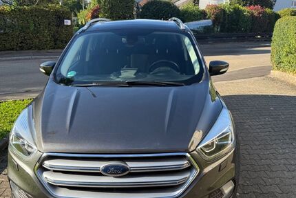 Ford Kuga 142.000 km 11.600 &euro; Weinstadt 71384