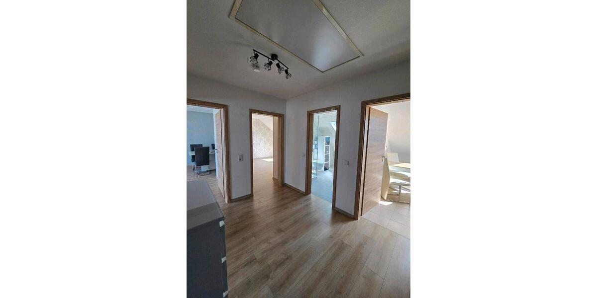 Dachgeschoßwohnung Wesendorf - 3 Zimmer, 65 m&sup2;, 700&euro; | Angebot:26057777