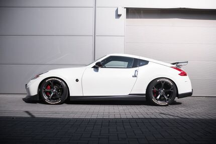 Nissan 370Z 33.300 km 44.900 € Holzwickede 59439