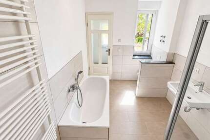 Wohnung Meerane - 4 Zimmer, 98 m&sup2;, 1.000&euro; | Angebot:27355033