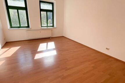 Große 5-Raum-Wohnung in ruhiger, zentrumsnaher Lage von Aue zimmer