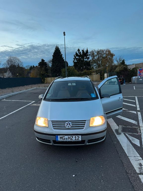 VW Sharan 262.800 km 2.700 € Mönchengladbach 41063