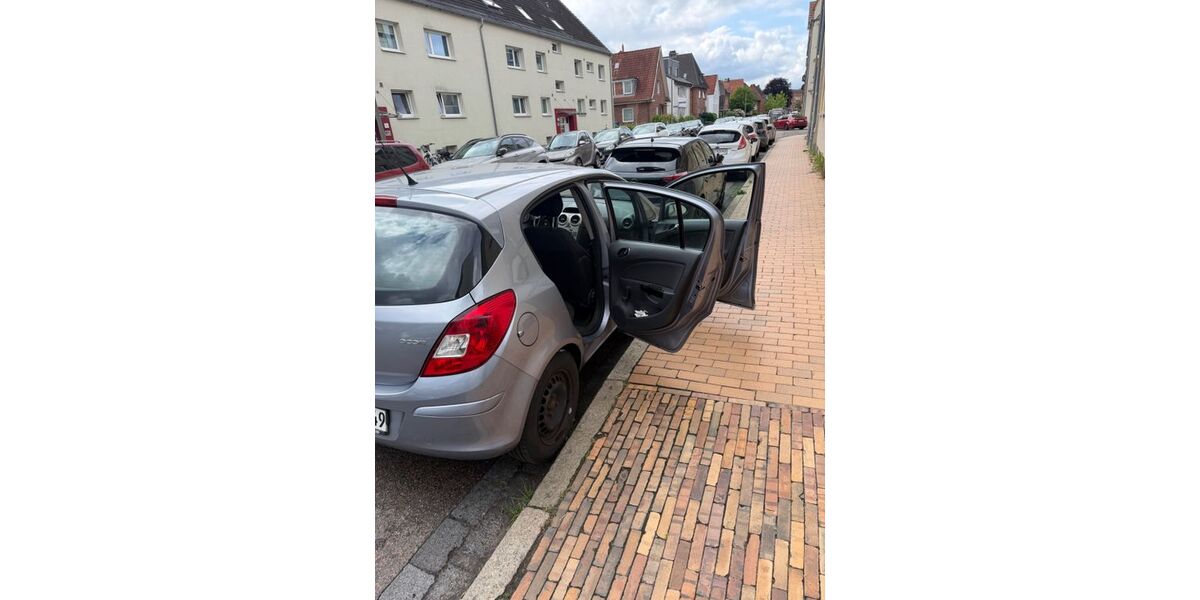 Opel Corsa 206.000 km 2.000 &euro; Neumünster 24537