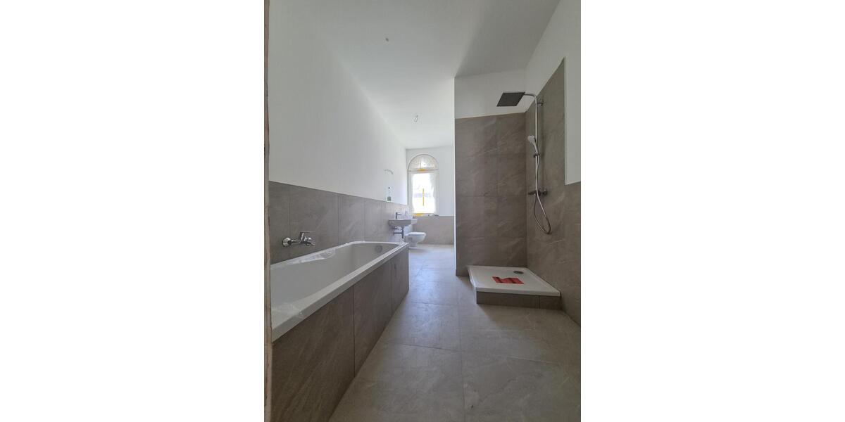 Exklusive Dachgeschosswohnung mit Balkon in aufwendig saniertem Gründerzeithaus - Dachgeschoßwohnung Falkenstein | Angebot:27104271