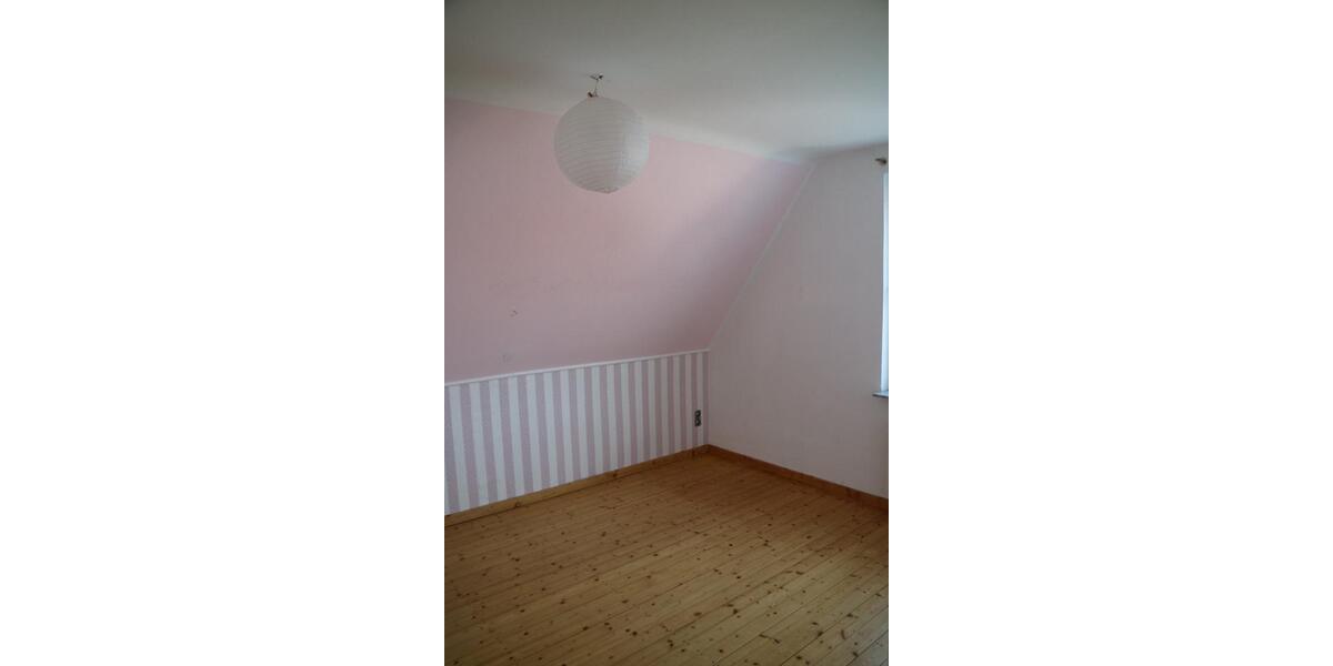 Einfamilienhaus Friedland - 8 Zimmer, 150 m&sup2;, 1.750&euro; | Angebot:25307911