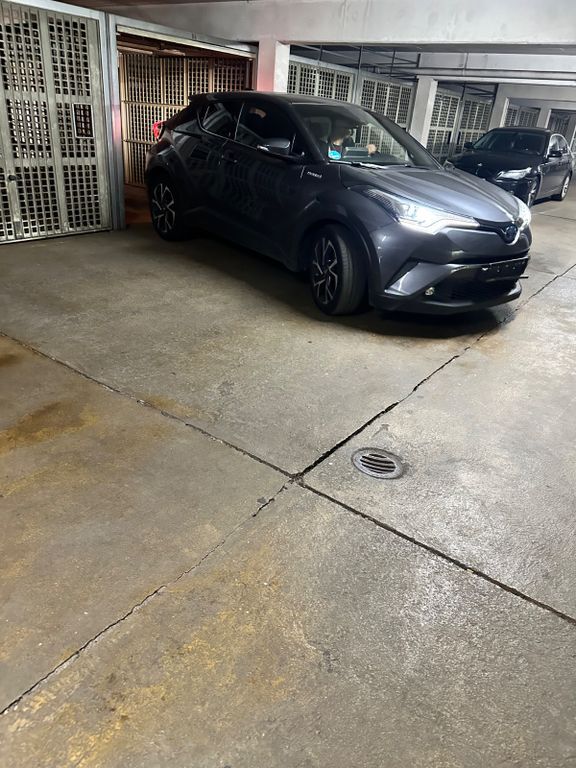 Toyota C-HR 54.000 km 19.000 € Köln 50765